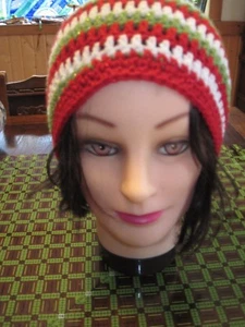 CROCHETED HAT - HANDMADE CHRISTMAS - BEANIE SKULL MULTICOLOR SWIRL DESIGN ADULT - Picture 1 of 3