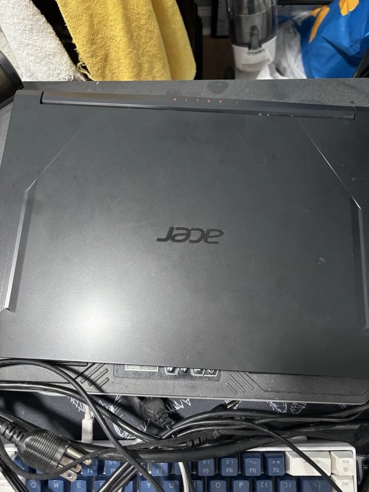 Portátil para juegos Acer Nitro 5 AN515-55 Foto 1 de 4