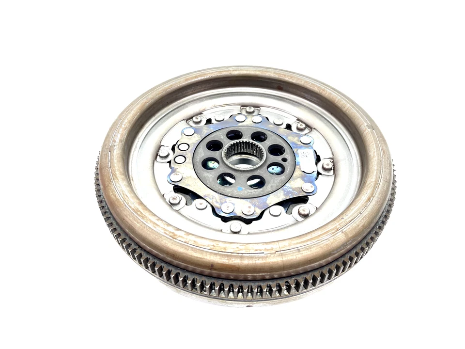 2016–2023 奥迪 TT QUATTRO S3 签名 TRANS FLYWHEEL 21K 06J105266T 原始设备制造商 (E:) — 第 1/4 张图片