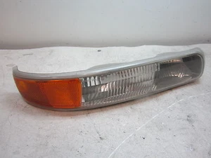 nn706249 Chevy Suburban 2000 2001 2002 2004 2005 2006 RH Corner Light Lamp OEM - Picture 1 of 5