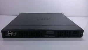 Cisco ISR4331 router p/n ISR4331 K9 V02 CLEI IPM8P00ARB - Foto 1 di 9