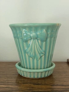 Vintage Green SHAWNEE Flower Pot Ribbon BOW Knot with Attached Saucer - Picture 1 of 9