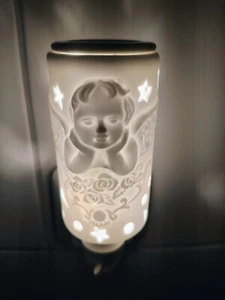 Elektrisches Nachtlicht/Duftlampe Angel mit Ornamente Neu - Bild 1 von 3