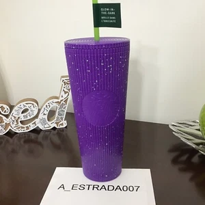 Taza Starbucks Día de Muertos/Halloween 2024 Brilla en la Oscuridad Púrpura Brillante 24oz - Imagen 1 de 5