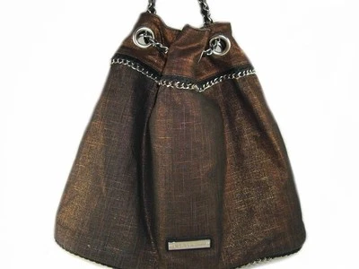 Bolsa tote BCBGeneration balde grande preta metálica W465 - Imagem 1 de 4