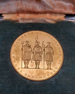 1973 THE YEOMEN WARDERS OF TOWER OF LONDON MEDAILLE ROYAL MINT IM ORGINAL ETUI - Bild 1 von 10