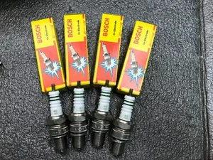 0241252001 BOSCH SET 4 CANDELE ACCENSIONE W4C1, W260T2, 0,7mm - SPARK PLUG SET - Picture 1 of 3