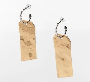 ZARA WOMAN NWT SS24 BADGE EARRINGS WITH SLOGAN GOLDEN - Picture 1 of 5