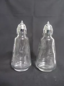 Vintage/Antique Etched Vine Floral Crystal Glass Salt & Pepper Shakers 4-1/4" - Picture 1 of 3