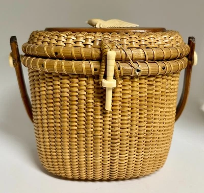 Vintage Nantucket Lightship Basket Purse Seagull Medallion - Image 1 of 4