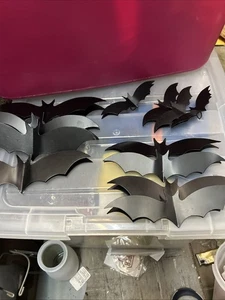BAT WALL DECOR DOUBLE LAYER HALLOWEEN PROP 3D METAL SET 12 FLYING BATS - Picture 1 of 4