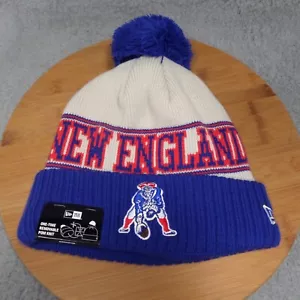 Cappello invernale New Era New England Patriots logo storico pom-pom lavorato a maglia - Foto 1 di 5