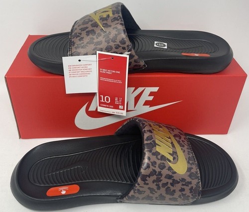 Pantofole donna Nike Victora One stampa ghepardo marrone oro CN9676 200 nuove con etichette