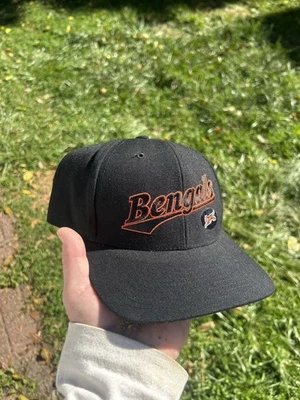 Gorra SnapBack vintage años 90 Cincinnati Bengals NFL fútbol americano mezcla de lana negra Foto 1 de 4