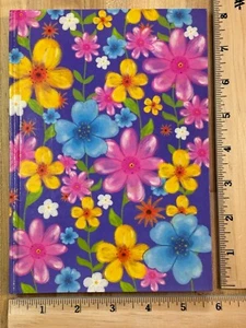 Lila Blumendesign Hardcover liniert Journal Notizbuch Tagebuch 5,75" Breite x 8" Höhe Neu aus altem Lagerbestand - Bild 1 von 3