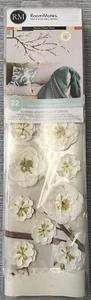Weiße Blütenzweigverzierungen 22-teiliges Wandtattoo 28""x39,25"" Menge 3 - Bild 1 von 2