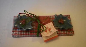NEW Bath & Body Works Set of 3 Floating Christmas Candles - Holly & Poinsettia - Picture 1 of 2