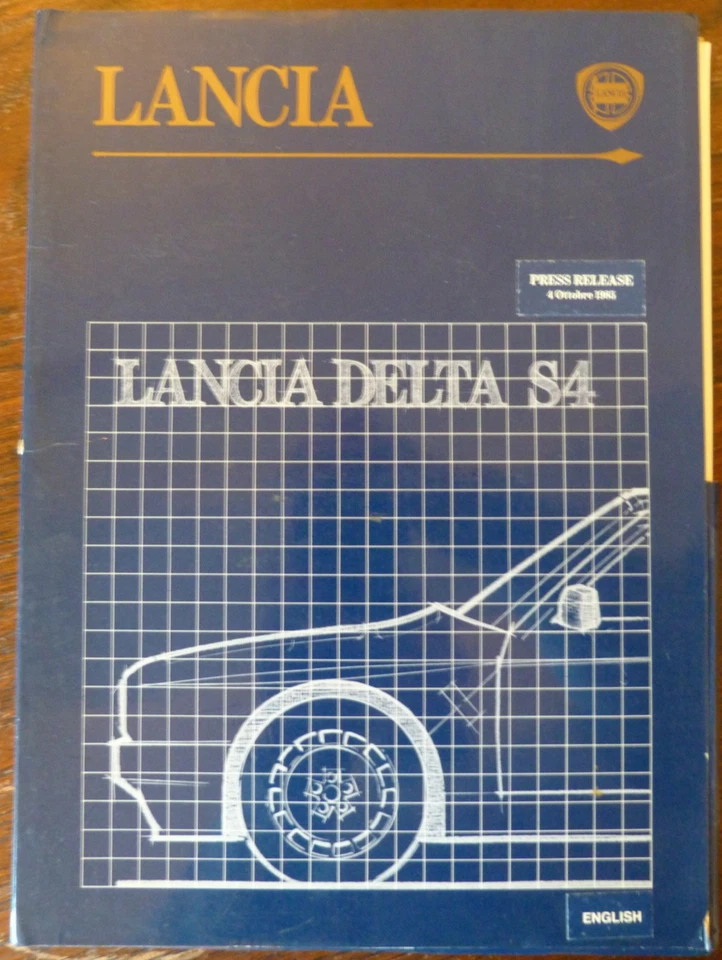 Lancia Delta S4 1985 lingua inglese originale PRESS KIT brochure vendita + foto - Immagine 1 di 4
