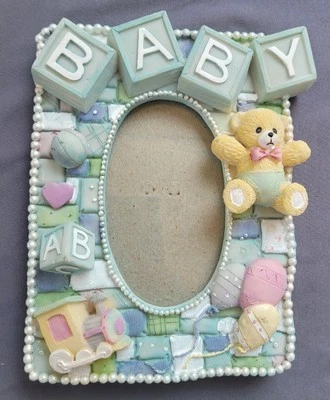 Marco de fotos de resina para bebés bloques de oso de peluche 3D globos de tren decoración de guardería  Foto 1 de 4