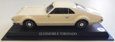 OLDSMOBILE Toronado 1/43 Del Prado con base - Immagine 1 di 4