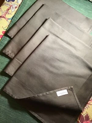 Juego de 4 servilletas de cena Calvin Klein Home verde oliva Foto 1 de 4