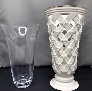 Vaso classico Lenox colore avorio reticolo forato con inserto in vetro 8,25 pollici Ritirato - Foto 1 di 7