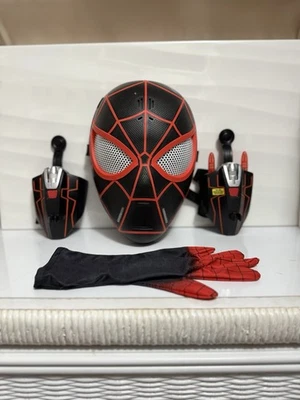 Máscara de Spider-Man con tiradores Foto 1 de 4