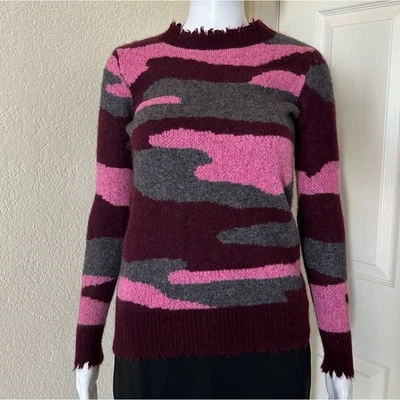 Aqua Cashmere distressed long sleeve camo print gray pink wine color size xsmall Foto 1 de 4