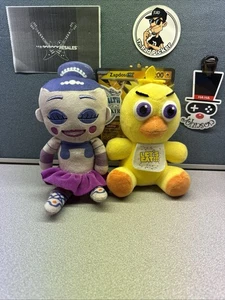 Funko Five Nights at Freddy's Plüsch Chica let's eat Lätzchen und Ballora - Bild 1 von 6