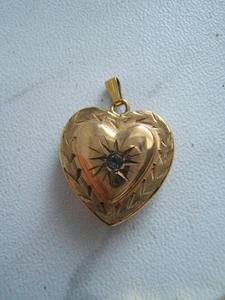 VINTAGE GF ETCHED DOUBLE HEART LOCKET 1/20 12KT - Picture 1 of 7