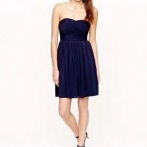Nuevo con etiquetas Vestido J Crew Bodas y Fiestas Seda Chifón Sin Tirantes Talla 2P Azul Marino - Imagen 1 de 13