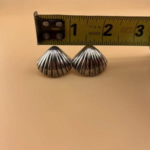 Sterling Silver .925 Sea Shell Earrings Vintage/estate Post Style W/backs - Picture 1 of 7