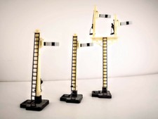 OO Gauge job lot of signals