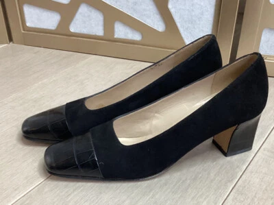 Nuevo Vestido Rangoni Bombas Tacones Medianos Gamuza Cuero Negro 8 8.5 9 AA N ESTRECHO ITALIA Foto 1 de 4