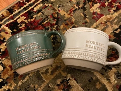 Juego de 2 tazas de cerámica Hearth and Hand Magnolia Morning Beautiful Handsome 15 oz Foto 1 de 3