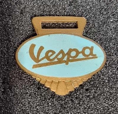 Vespa Keychain Logo Enamelled Old "Made In England" - Dimensions 30X28Mm - Image 1 of 2