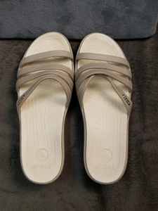 Crocs Rhonda Wedge Sandals Women's Size 8 Slip On Strappy Slides Platinum - Picture 1 of 13