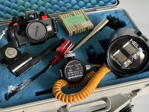 Nikonos IV-A kit fotocamera pellicola subacquea con strobo Helix Aquaflash 22 + custodia - Foto 1 di 23