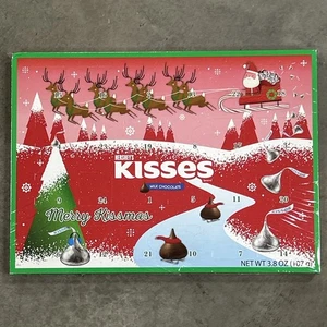 Hershey’s Calendario de Adviento Diseño de Papá Noel con 24 Puertas y Búsqueda de Palabras - Imagen 1 de 5