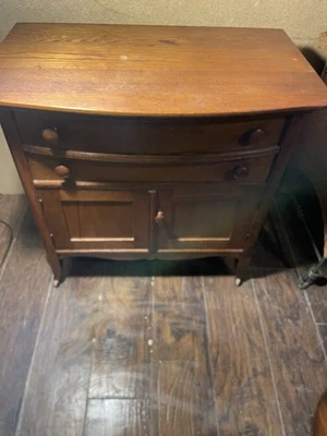 Antiguo soporte de lavado o cómoda de roble tigre de finales del siglo XIX 31” H 31” W 18 3/4” D Foto 1 de 4