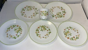 Set of 6 - Corelle - Strawberry Sundae Salad & Dinner Plates With One Teacup - Picture 1 of 7
