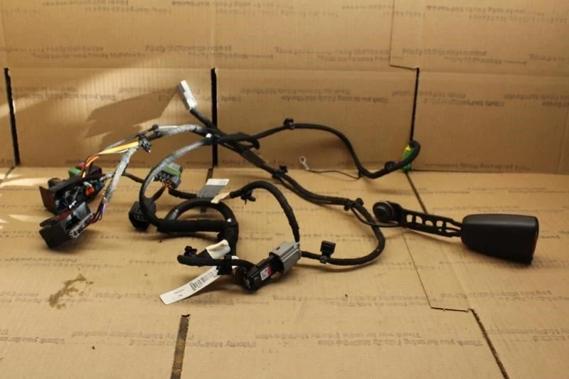 Volvo V70 2005 2006 2007 pasajero asiento delantero motores arnés de cables hebilla de cinturón Foto 1 de 4