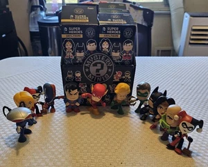 Funko Mystery Mini DC Comics Super Heroes Vinyl Figures In Box Metallic Quinn - Picture 1 of 8