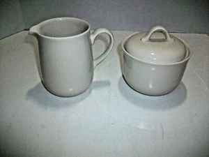Tazón de crema y azúcar Corning marfil con tapa crema blanca EE. UU. 81-TY D9 Usado en excelente estado - Imagen 1 de 3