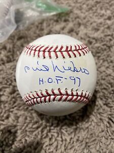Phil Niekro signed ball-HOF -97  Official Major League Baseball