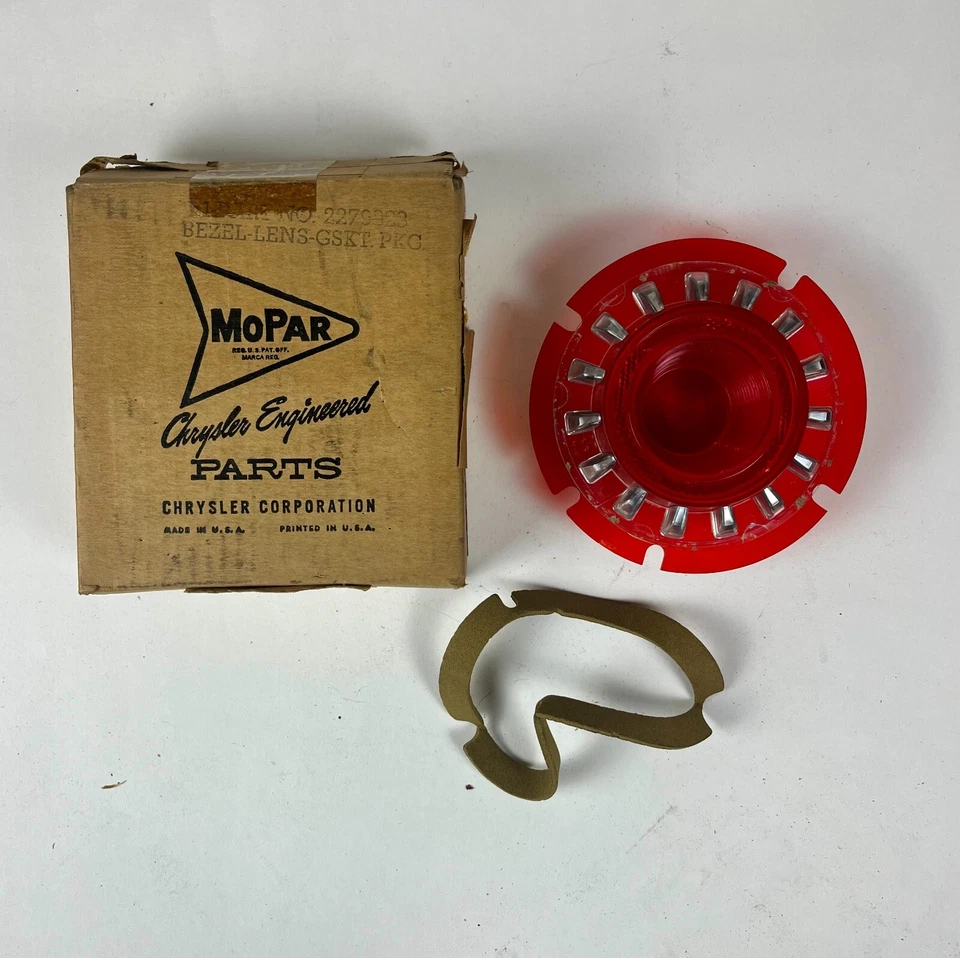 Новый из старых запасов задний объектив Mopar 1962 модели Dodge Dart #2279923 - Изображение 1 из 1