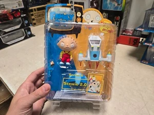 FAMILY GUY-Stewie 2.0 MEZCO TOYS SERIES 6 Sealed - Picture 1 of 4