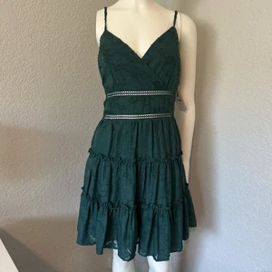 Mini Vestido Altar’d State en Niveles Correa de Espagueti Hojas Verdes Para Mujer Talla L - Imagen 1 de 15