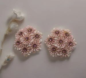 Vintage Coro Kunststoff Blumen Clip-On Ohrringe, rosa, goldfarben - Bild 1 von 3