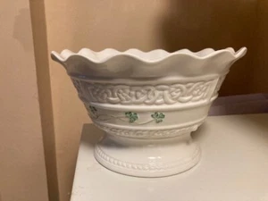 BELLEEK LARGE Bowl Celtic Knot & Shamrock Design 9.5 inches - Picture 1 of 8